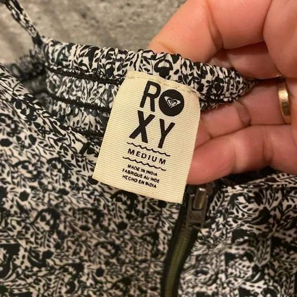 Roxy Dress with smocked back detail - Picture 5 of 12